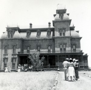 Reata's fake house on the set of Giant, August 1955. Photo by Dalma Morow.